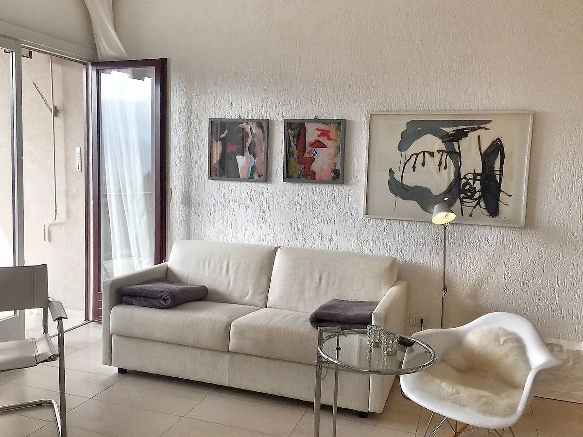 Cordelia 6 Apartment Luino Italy