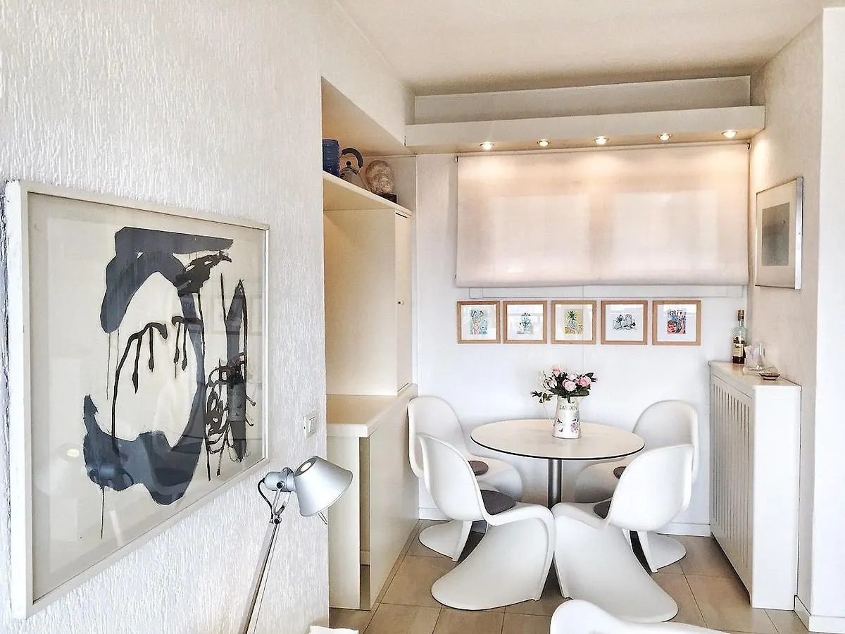Cordelia 6 Apartment Luino 0*,